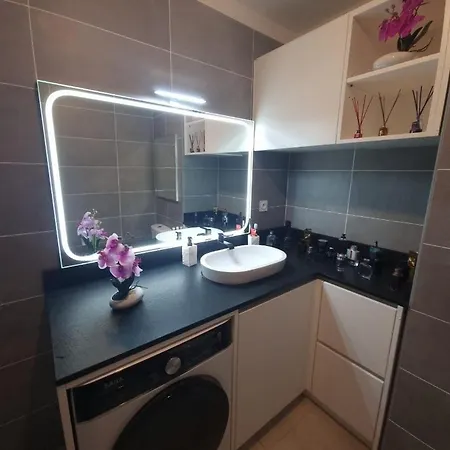 Apartamento F2 *